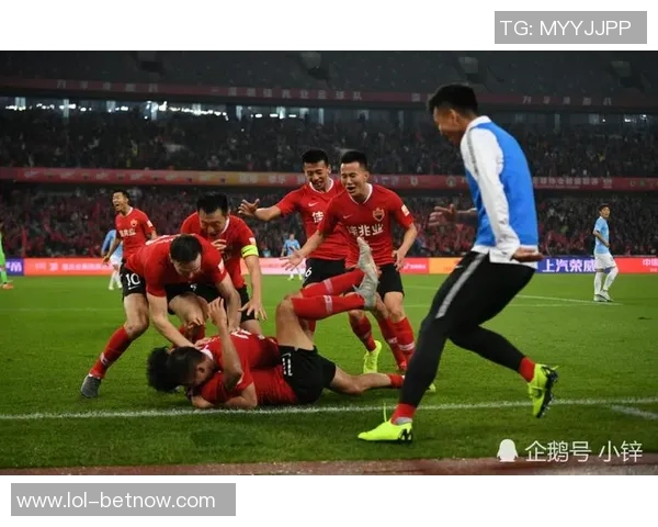 中超精彩对决AC米兰狂胜波尔图战术解析与绝杀时刻回顾